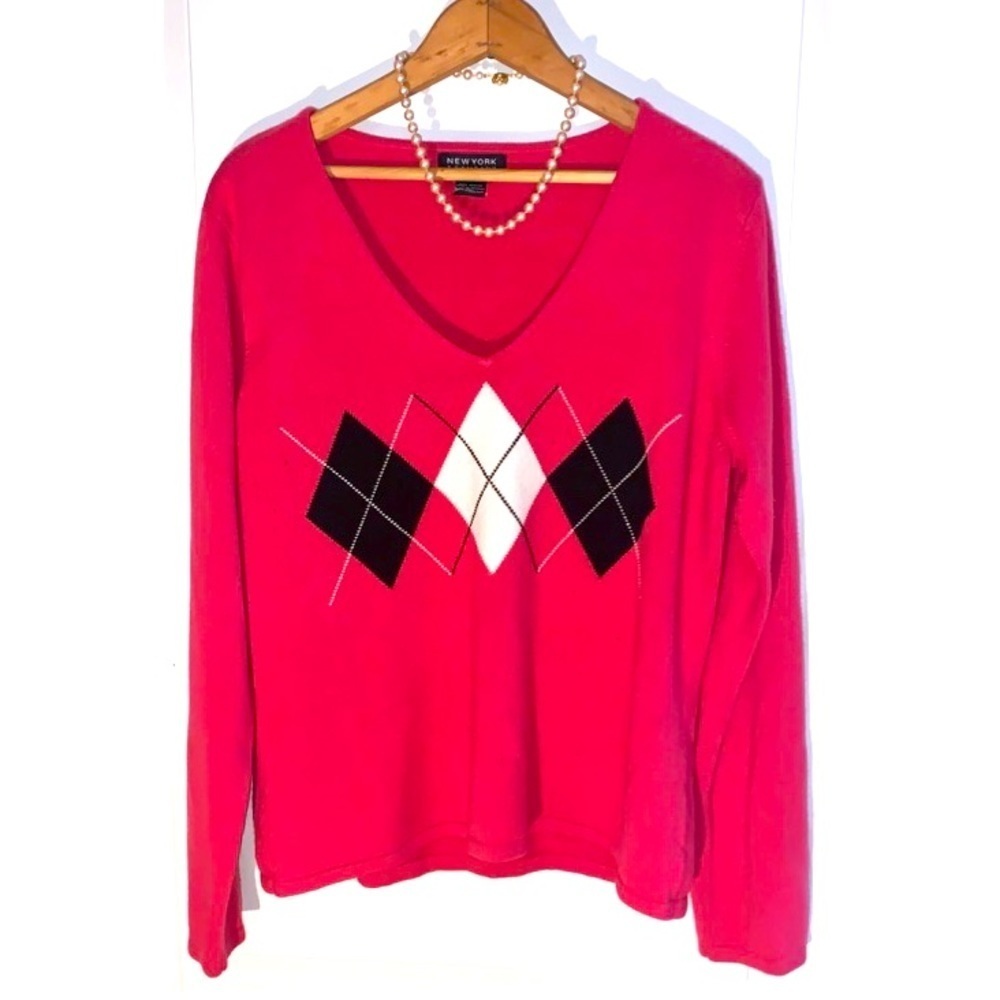 New York & Co. Argyle Pink V neck sweater XL